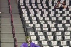 比賽沒打球迷先戰(zhàn)！丹佛“小丑”對(duì)快船球迷大喊：回家去吧?