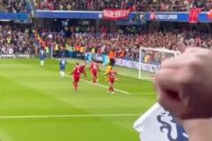 越來(lái)越好了！多角度現(xiàn)場(chǎng)直拍切爾西球迷對(duì)恩佐進(jìn)球的瘋狂反應(yīng)！