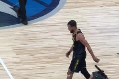 現(xiàn)在來(lái)看看呢？徐靜雨此前：步行者不行 哈利根本不像球隊(duì)老大