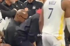 勇士遭森林狼打花，庫里在場邊只能干著急呀！