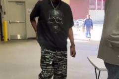 差點又少一員勇士球員進狼主場 波杰因進得慢差點被關門外