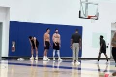 時差+高強(qiáng)度訓(xùn)練三天，感覺楊瀚森體力有點(diǎn)頂不住了……