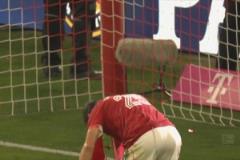 拜仁傳統(tǒng)藝能！奪冠慶祝儀式結(jié)束，安聯(lián)球場(chǎng)迎來(lái)啤酒??！