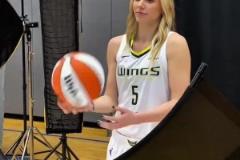 長(zhǎng)相真是太甜美可愛啦達(dá)拉斯WNBA美女狀元佩奇拍定妝照！