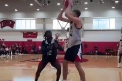 弗拉格美國(guó)隊(duì)陪練集錦：?jiǎn)未蛑旄鐫饷疾辉谠捪?阿德巴約頭上摘瓜