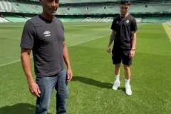 好家伙！羅馬里奧向圓神學(xué)習(xí)轉(zhuǎn)圈技巧