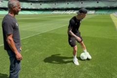 關(guān)公面前耍大刀？安東尼在羅馬里奧面前秀轉(zhuǎn)圈圈