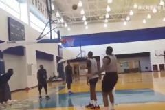 從中你都看到了誰(shuí)？網(wǎng)友惡搞：控球后衛(wèi)60年以來(lái)的演變過(guò)程！