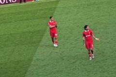 利物浦球迷在噓阿諾德時，索博斯洛伊生氣+不解