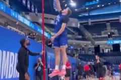 天賦炸裂弗拉格聯(lián)合試訓(xùn)垂直彈跳測(cè)試結(jié)果：90厘米?。?！