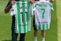 真成招牌了！圓神教羅馬里奧帶球轉(zhuǎn)圈