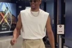 拉拉隊在彩排！威少是今天雷霆vs掘金第一個出來熱身的球員！