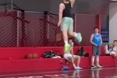 趕上了金元時代的球員，買提江和他的邁凱倫GT