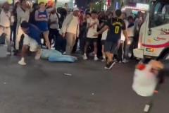 這是個狠人！在紐約穿著步行者的球衣